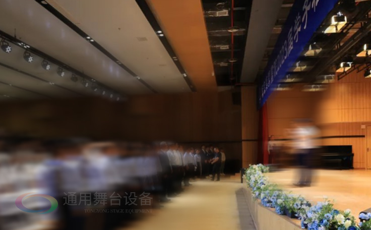 助力漢開書院文化活動(dòng)高效呈現(xiàn)，彰顯企業(yè)教育場(chǎng)景服務(wù)實(shí)力！南京漢開書院舞臺(tái)吊桿、大幕對(duì)開項(xiàng)目